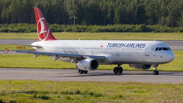 TC-JRF:Airbus A321:Turkish Airlines
